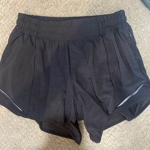Lululemon Hotty Hot Shorts 2.5inch